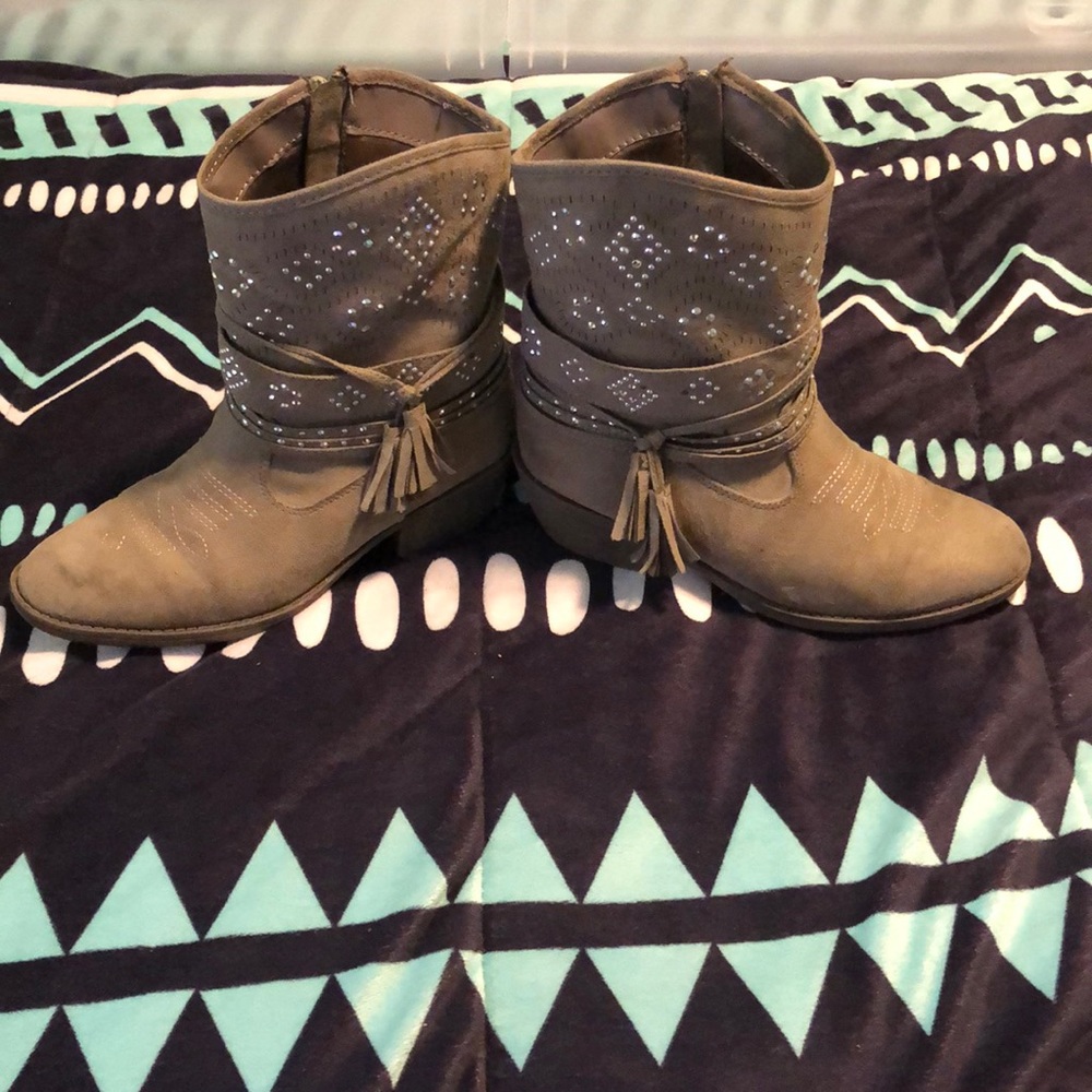 Justice boots